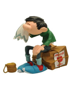 Gaston Lagaffe: Plastoy - Gaston Seduto Su Scatola Fragile