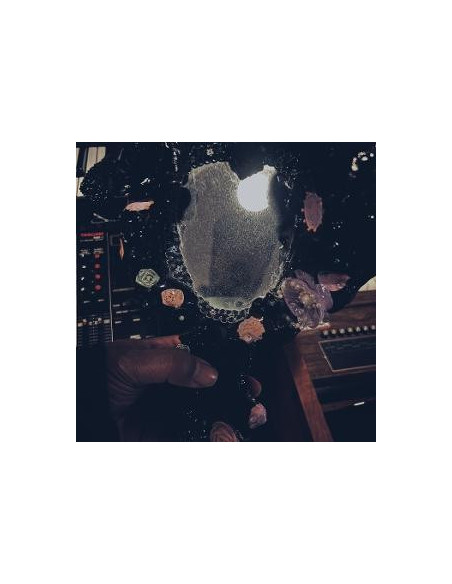 Maneka - Bathes And Listens - (CD)